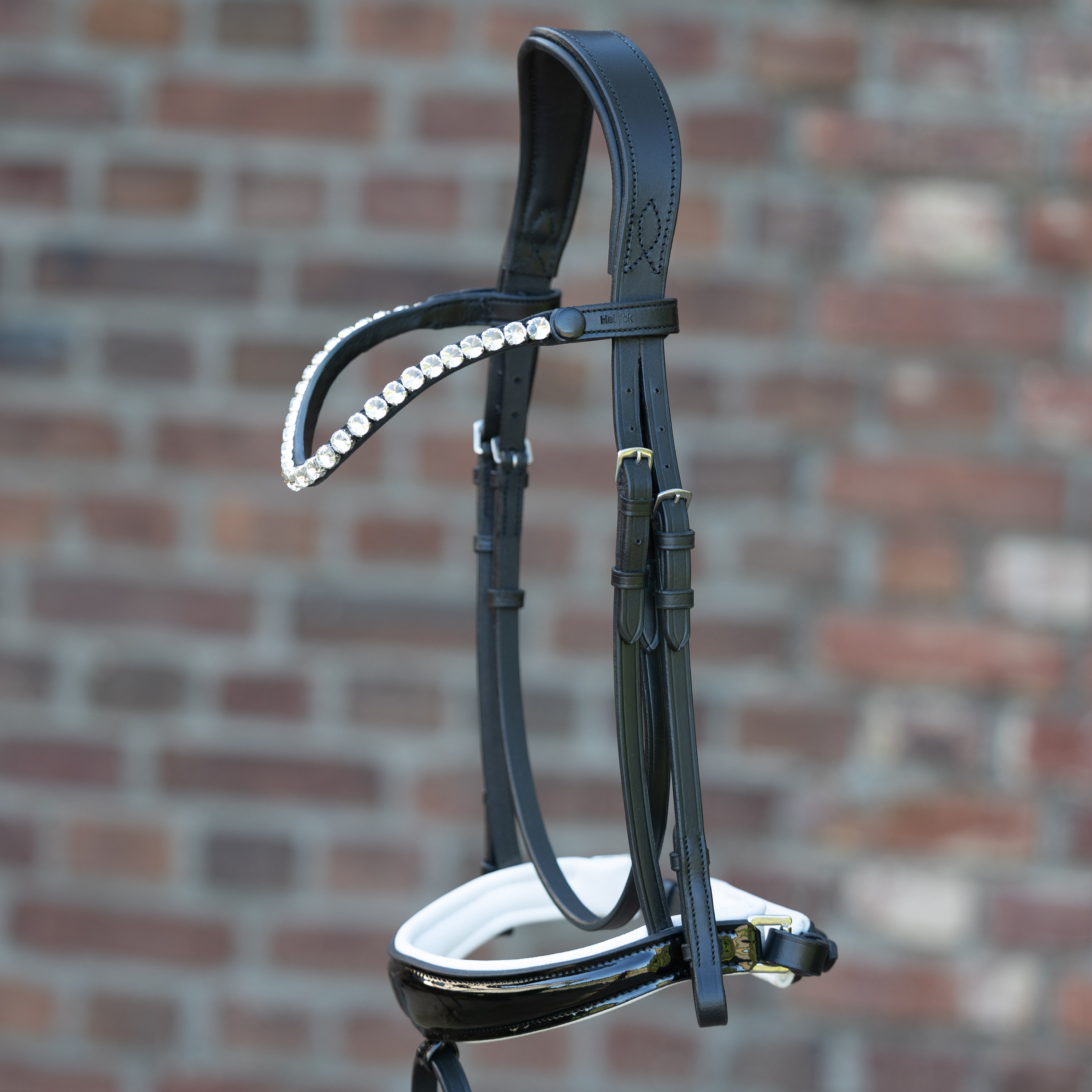 Trense-Competition-Schwarz-Weiss-Lack-Zaumhaken-WB-VB