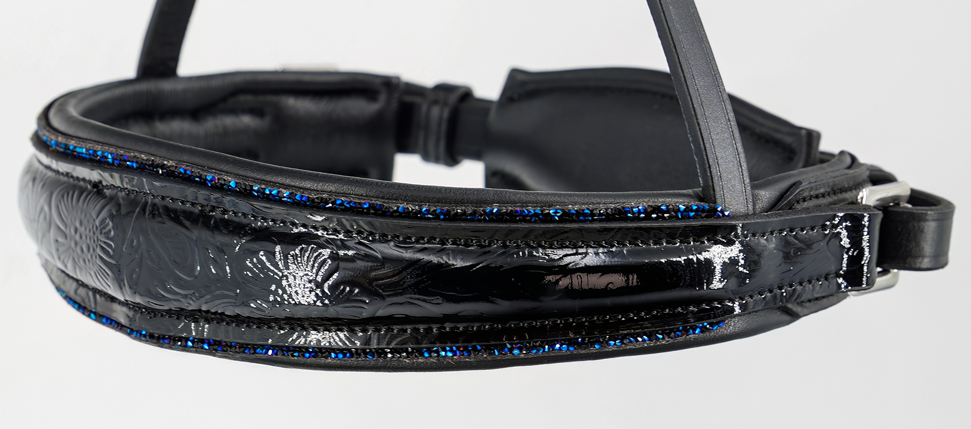 Reithalfter-Paisley-Lack-mit-Muster-Glitzer-Schwarz-Blau-ohne-Sperrriemen