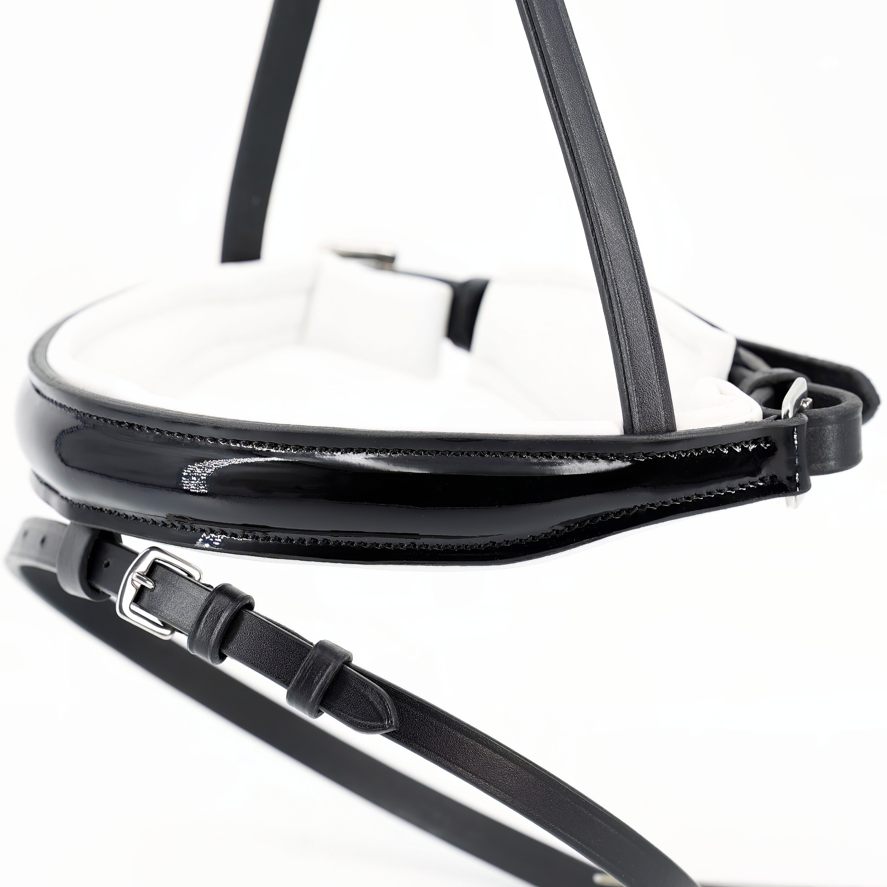 Reithalfter-Lack-Selection-abnehmbarer-Sperrriemen-Schwarz-Weiss