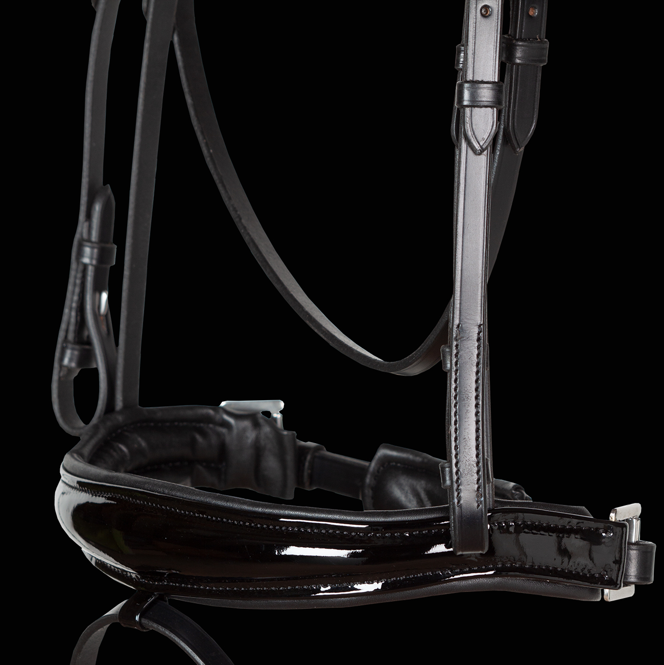 Reithalfter-mit-Lack-italienisches-Leder-Verona-Schwarz-Warmblut-Vollblut