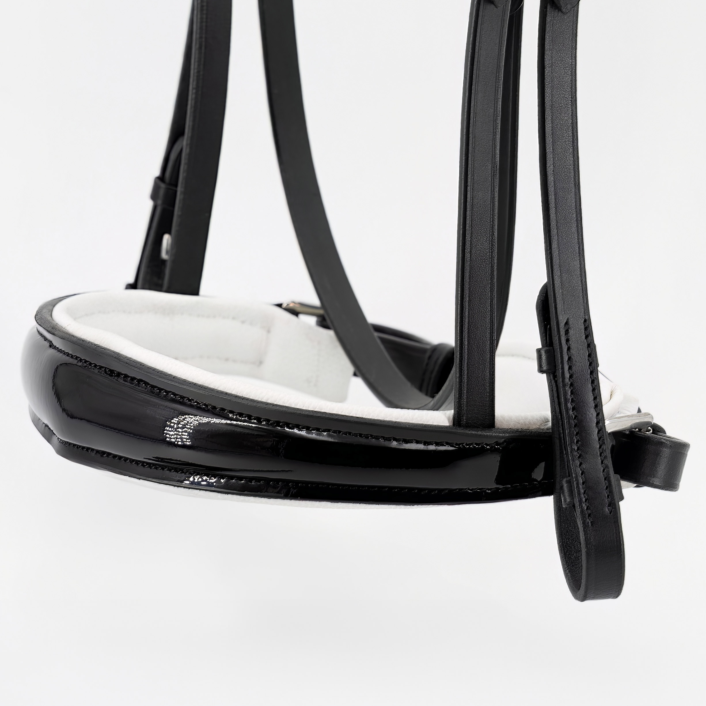 Reithalfter-Performance-ohne-Sperrriemen-Lack-Zaumhaken