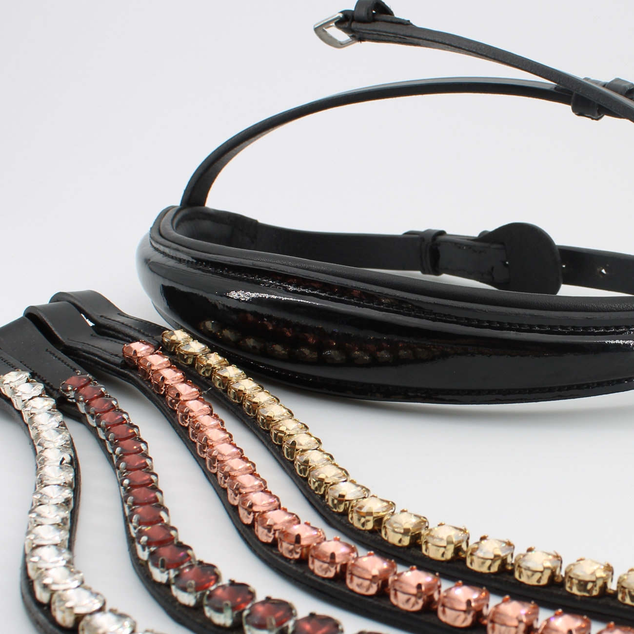 reithalfter-lack-ohne-sperrriemen-stirnriemen-wechsel-klett-knopf-pferd-rosa-lila-weiss-beige-gold