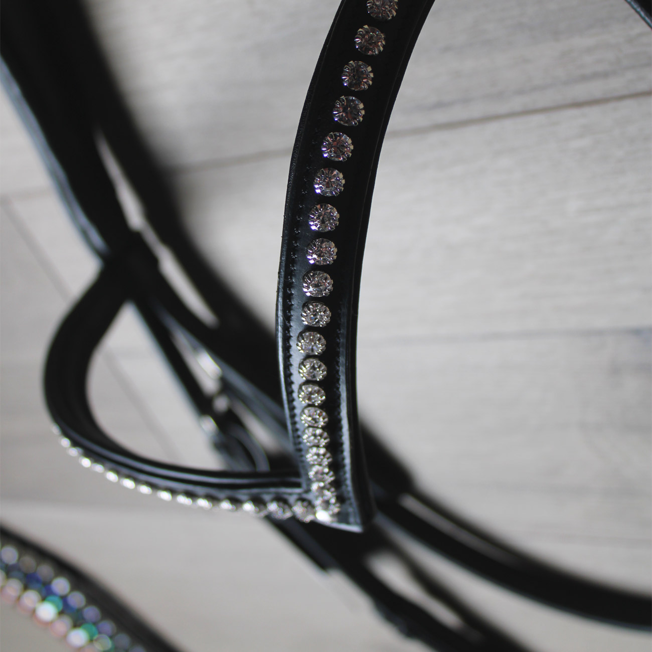 stirnriemen-v-form-stirnband-strass-warmblut-vollblut-heinick