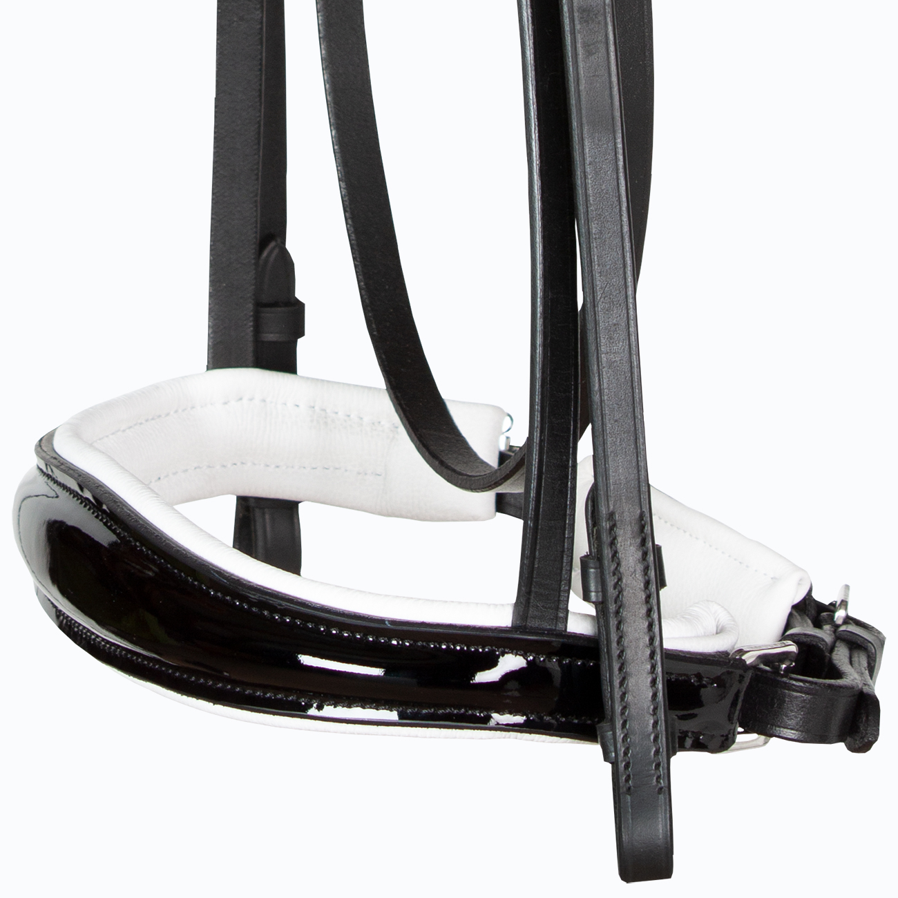 Reithalfter-schwedisch-ohne-Sperrriemen-Zaumhaken-weiss-lack-anatomisch-Competition-Warmblut-Vollblut