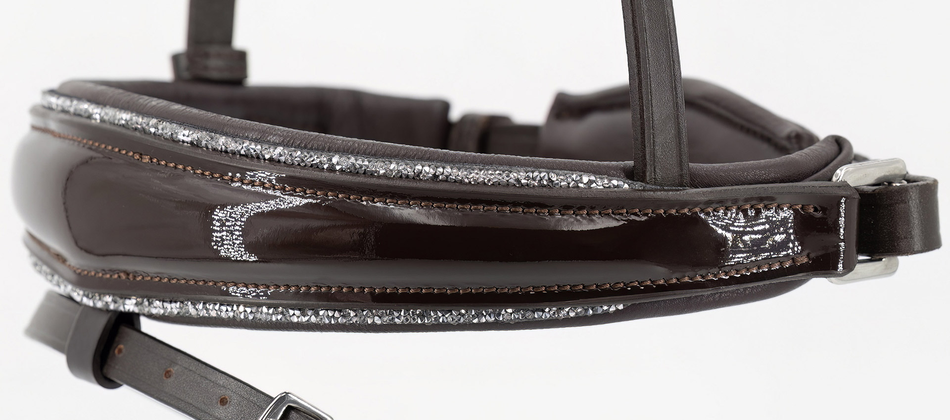 Reithalfter-Shiny-Braun-Lack-Silber-mit-abnehmbarem-Sperrriemen