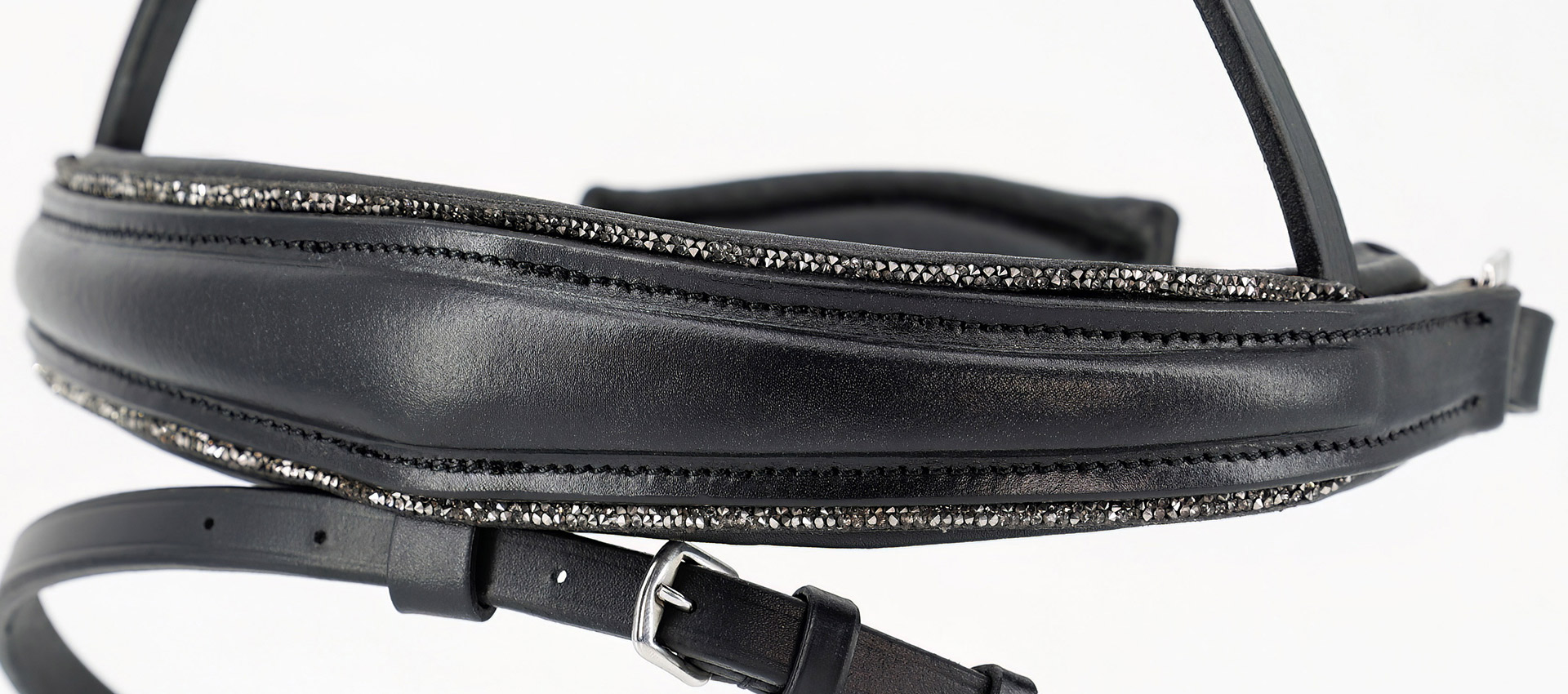 Reithalfter-Shiny-Glitzer-Schwarz-Grau-Biese-mit-Sperrriemen