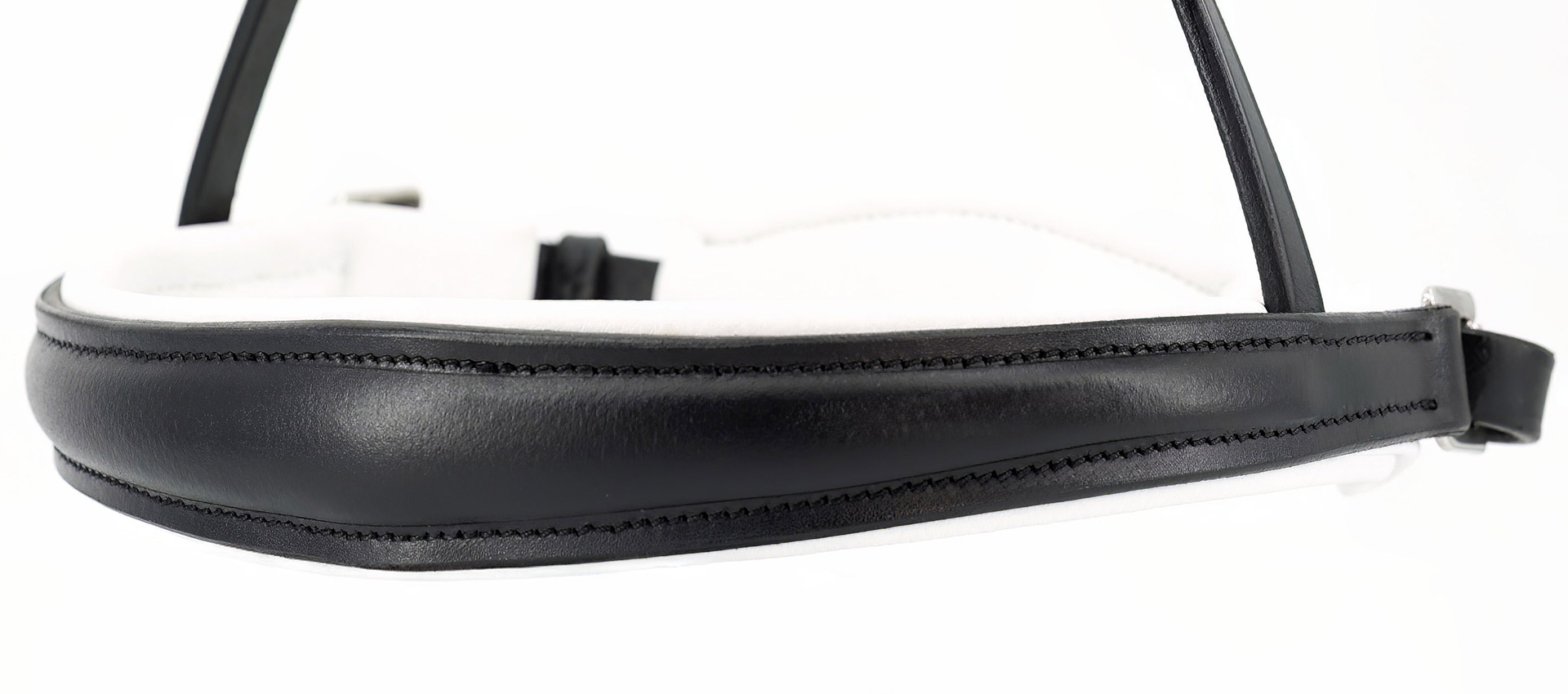 Reithalfter-Schmal-Performance-Schwarz-Weiss-entfernbarer-Sperrriemen