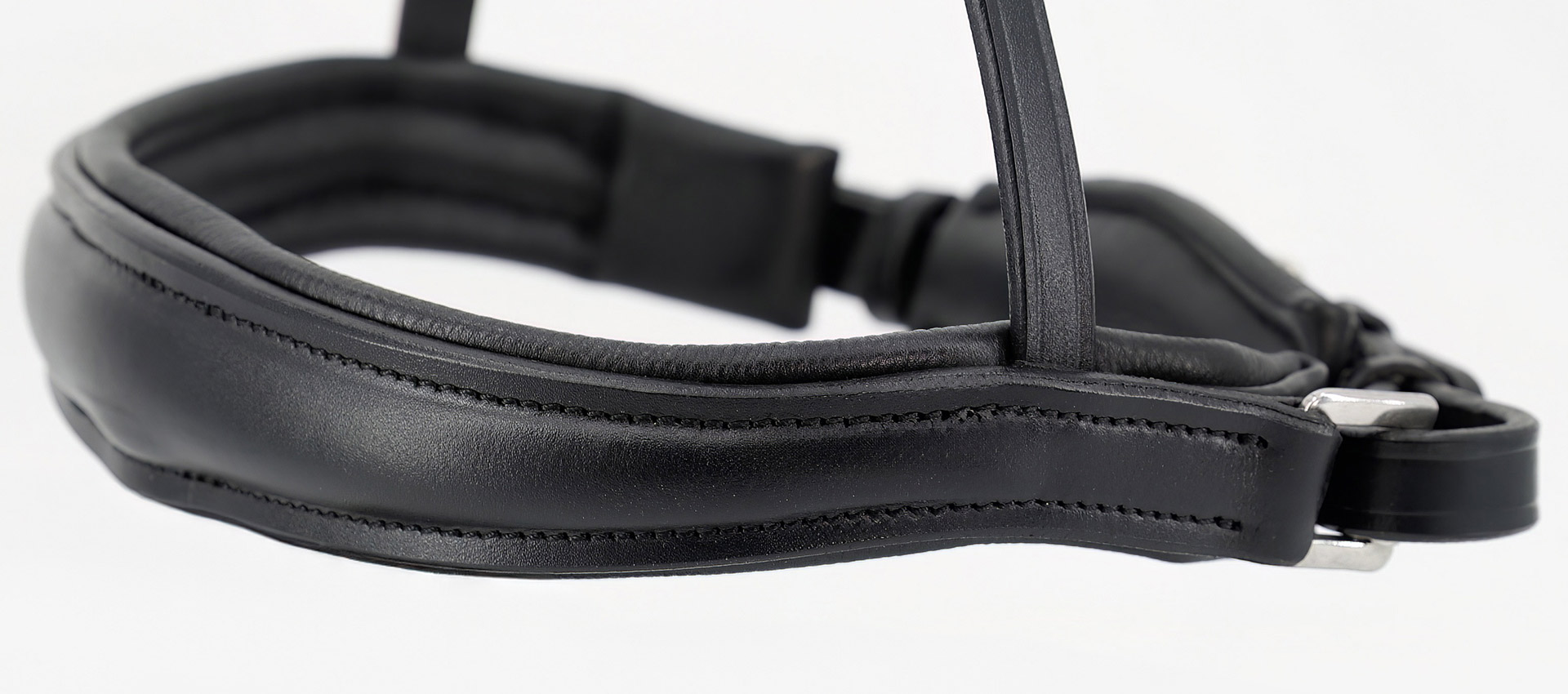 Reithalfter-ohne-Sperrriemen-anatomisch-Competition-schwarz-Warmblut-Vollblut