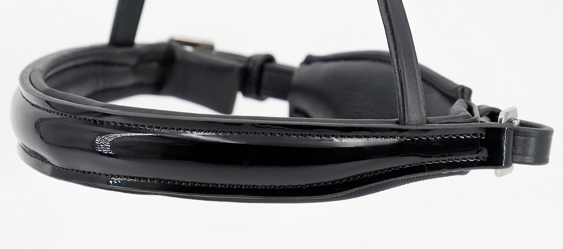 Reithalfter-Lack-ohne-Sperrriemen-anatomisch-Selection-schwarz-Warmblut-Vollblut