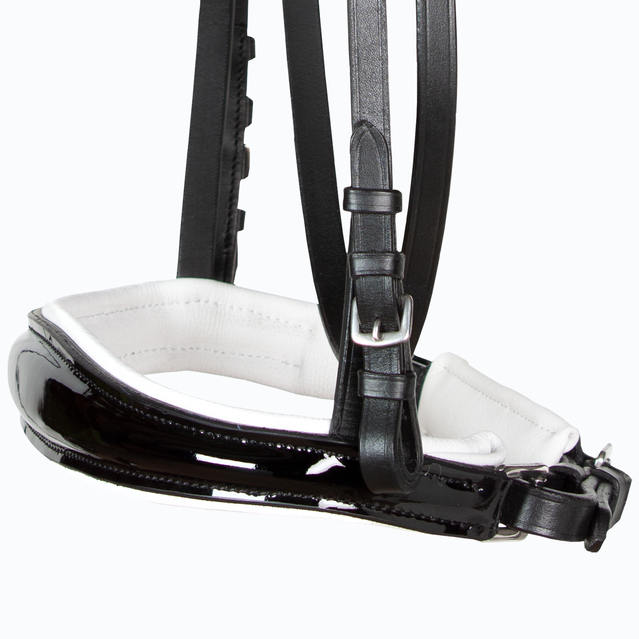 Reithalfter-schwedisch-ohne-Sperrriemen-Schnallen-weiss-lack-anatomisch-Competition-Warmblut-Vollblut
