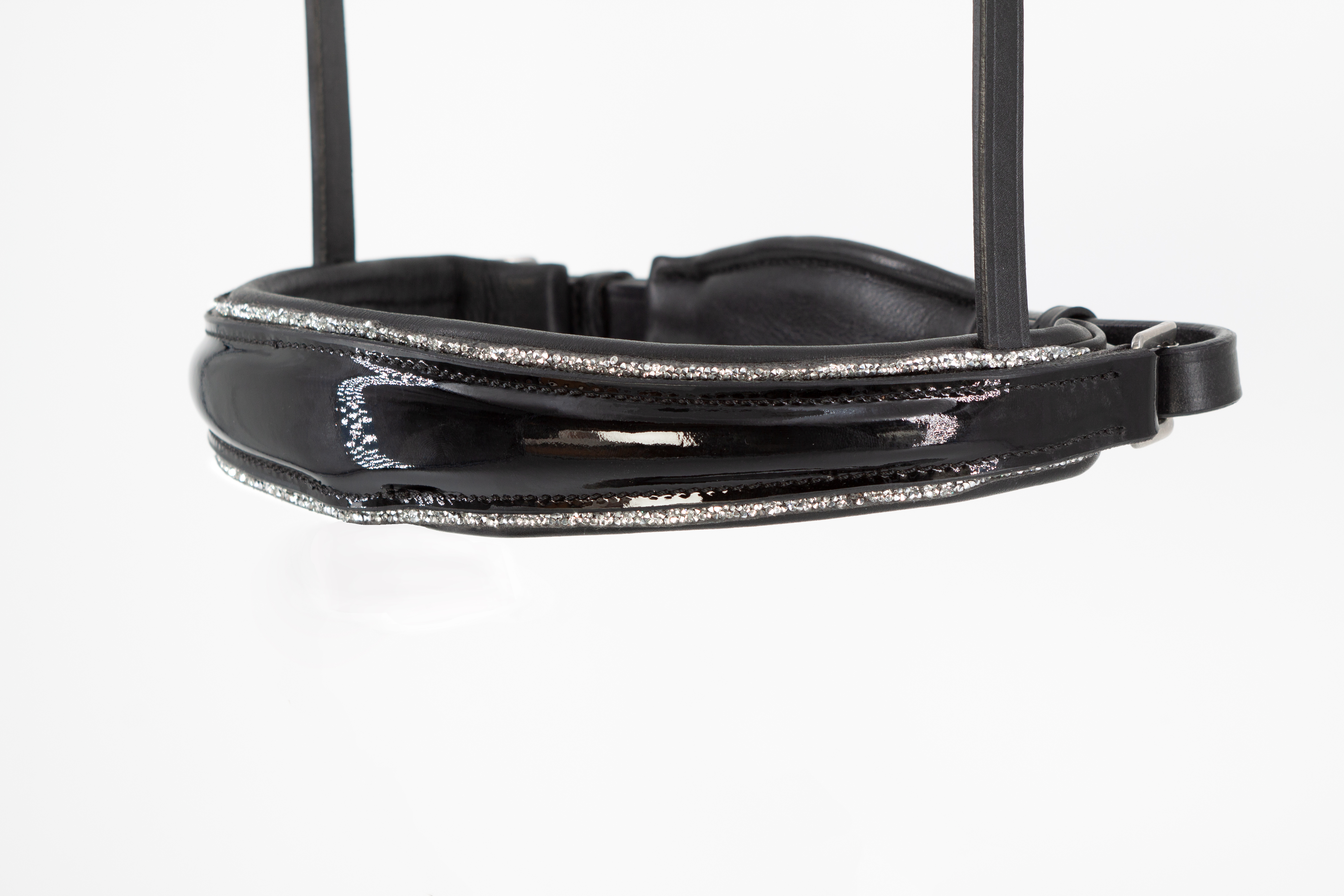 Reithalfter-Shiny-weiss-ohne-Sperrriemen