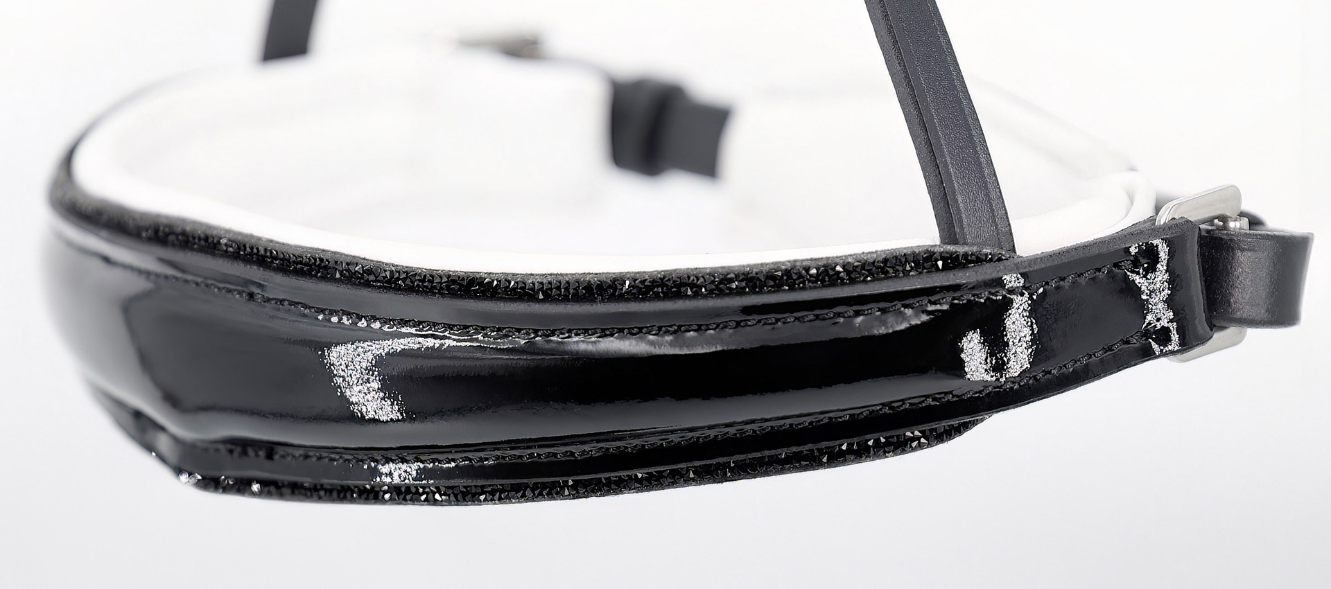 Reithalfter-Shiny-Glitzer-Weiss-Schwarz-ohne-Sperrriemen